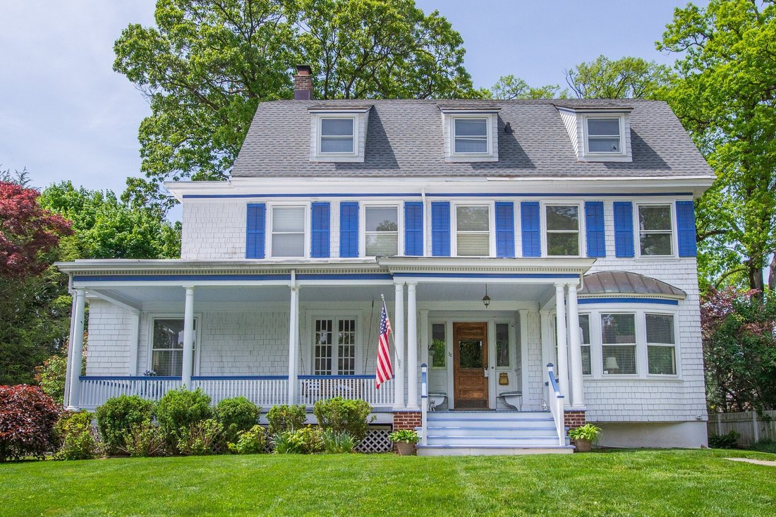 A True Classic Colonial! In Glen Ridge, New Jersey, United States For