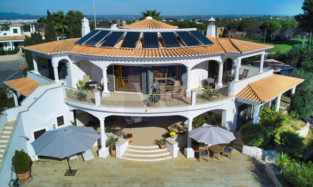 Magnificent Villa T4 Vale De Milho, Carvoeiro In Carvoeiro, Faro