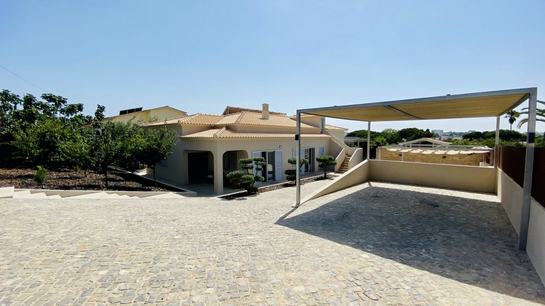Villa in Vale do Lobo, Almancil, Portugal 2 - 12573241