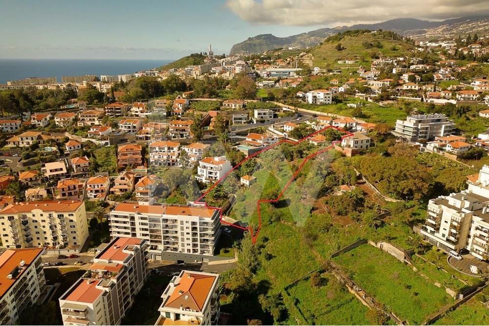 Terreno Extraordináriamente Amplo No Funchal Em In Funchal, Madeira, Portugal For Sale (12457057)
