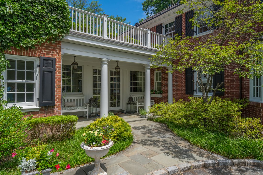 393 Mill River Road, Muttontown, Ny, In Muttontown, New York, United