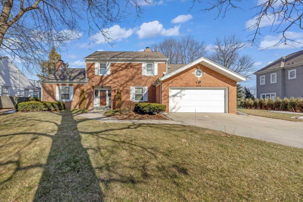 Single Family Detached Whitefish Bay In Fox Point, Wisconsin, United