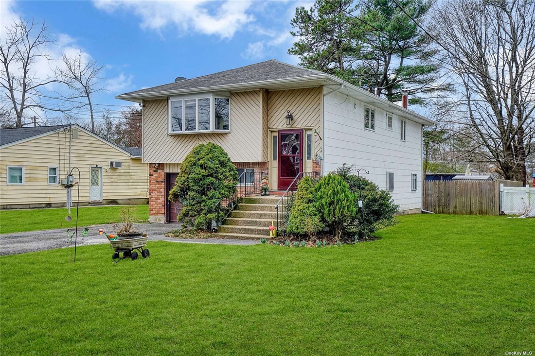 Haus Brentwood In Brentwood, New York, Vereinigte Staaten Zu Verkaufen