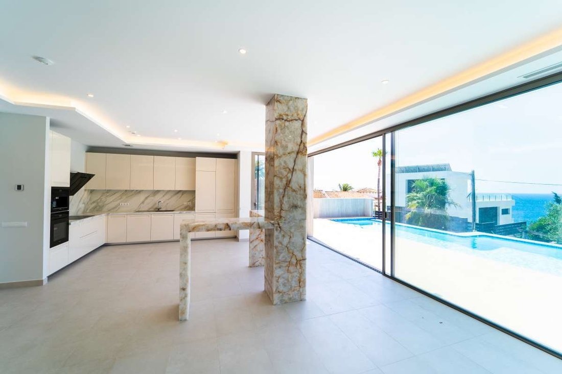 House in Calp / Calpe, Valencian Community, Spain 2 - 12581522
