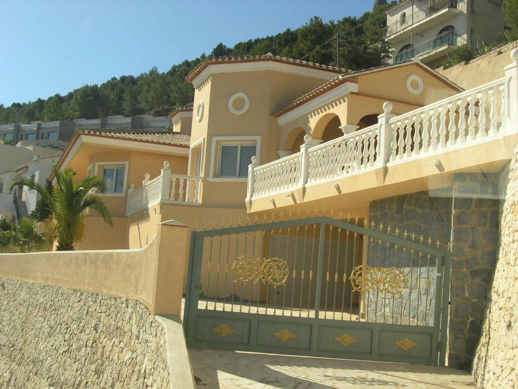 Calpe House In Calp, Valencian Community, Spain For Sale (12581421)