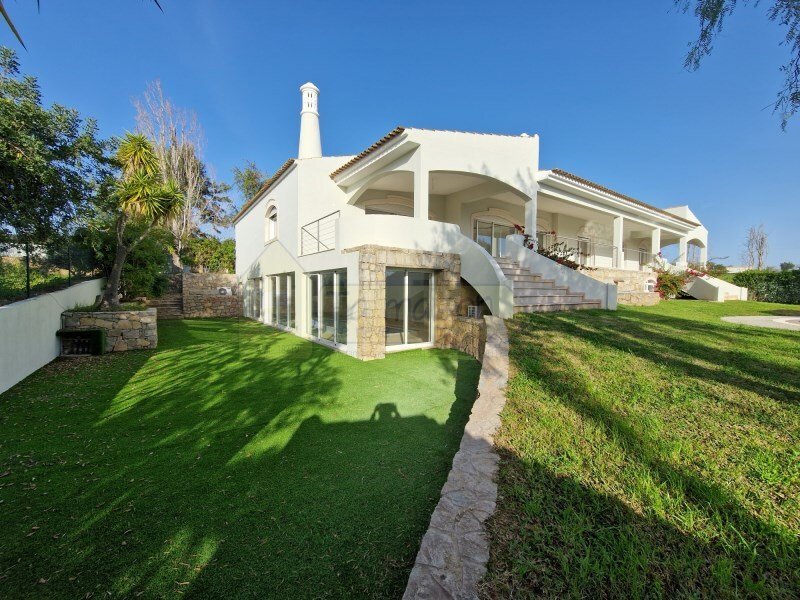 Seaview! 6 Bedrooms Villa Renovated. In Faro, Algarve, Portugal For