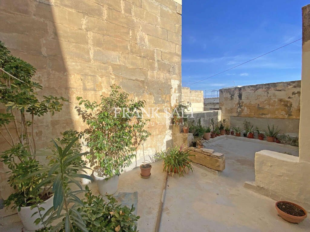 Senglea, Unconverted House Of Character In Senglea, Malta For Sale