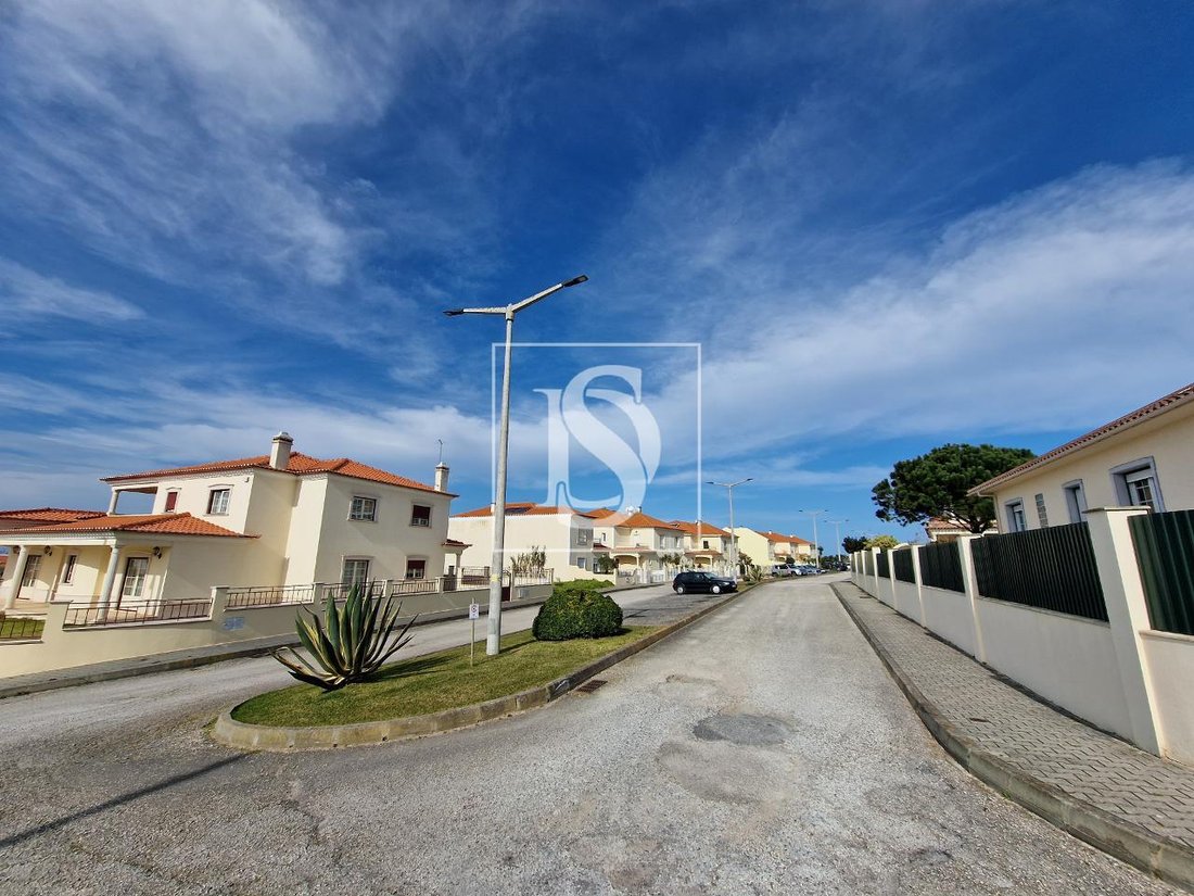 Peniche Land In Ferrel, Leiria District, Portugal For Sale (12583320)