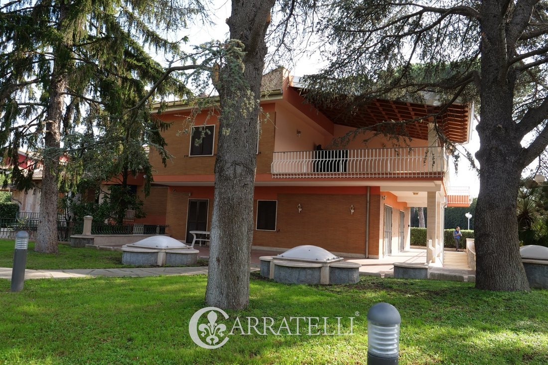 Elegant Villa With Pool In Aurelia Rome In Rome, Lazio, Italy For Sale
