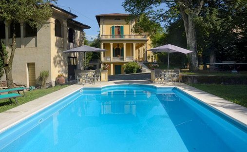 Villa in Barga, Tuscany, Italy 1