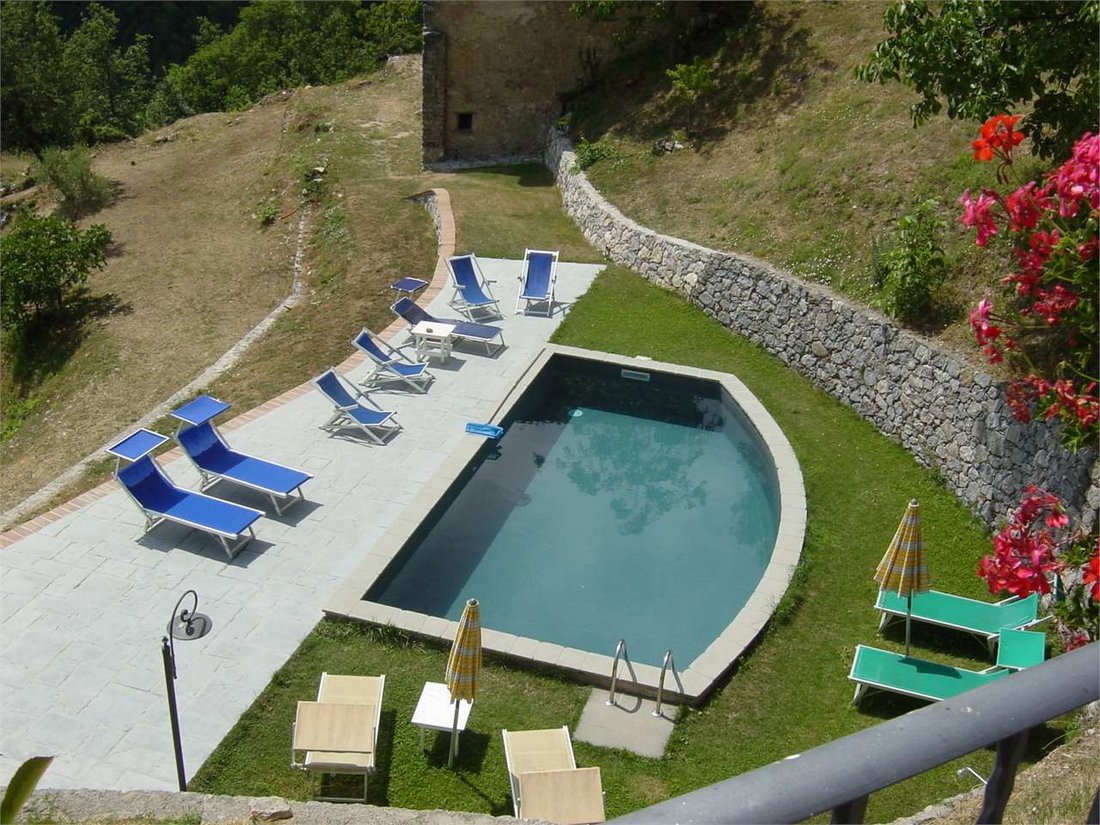 Estate in Molazzana, Tuscany, Italy 4 - 12584542