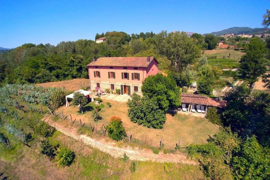 Estate in Castiglione di Garfagnana, Tuscany, Italy 2 - 12584785