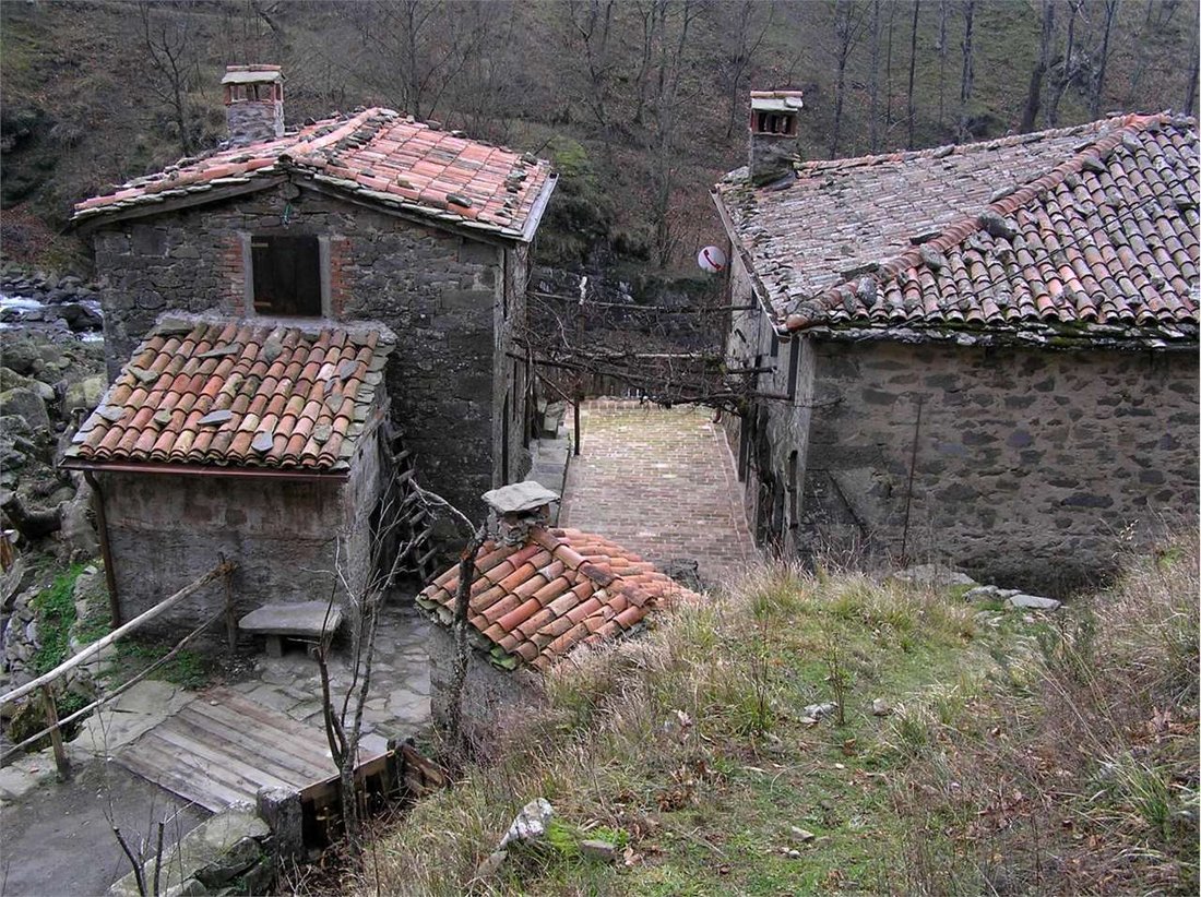 Estate in Pieve Fosciana, Tuscany, Italy 4 - 12584421