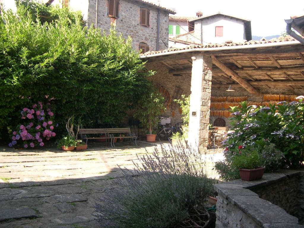 Estate in Castelnuovo di Garfagnana, Tuscany, Italy 1 - 12584587