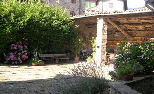 Tenuta a Castelnuovo di Garfagnana, Toscana, Italia 1