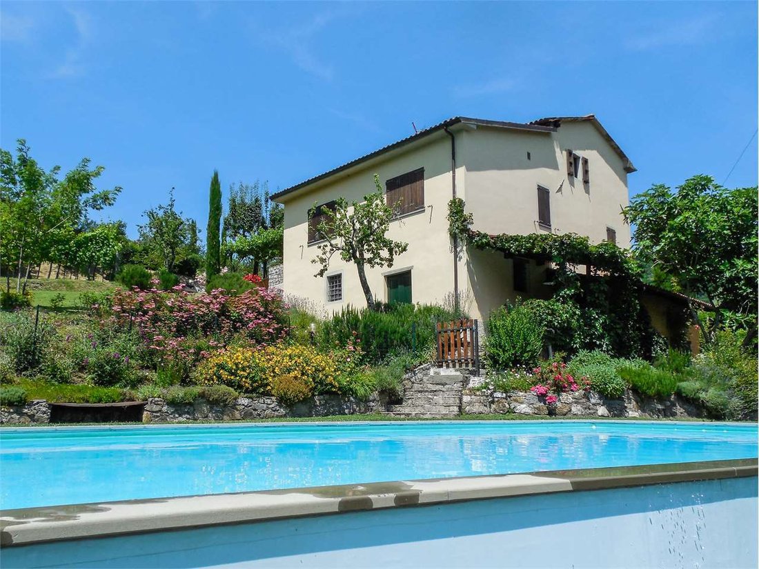 Estate in Camporgiano, Tuscany, Italy 4 - 12584666