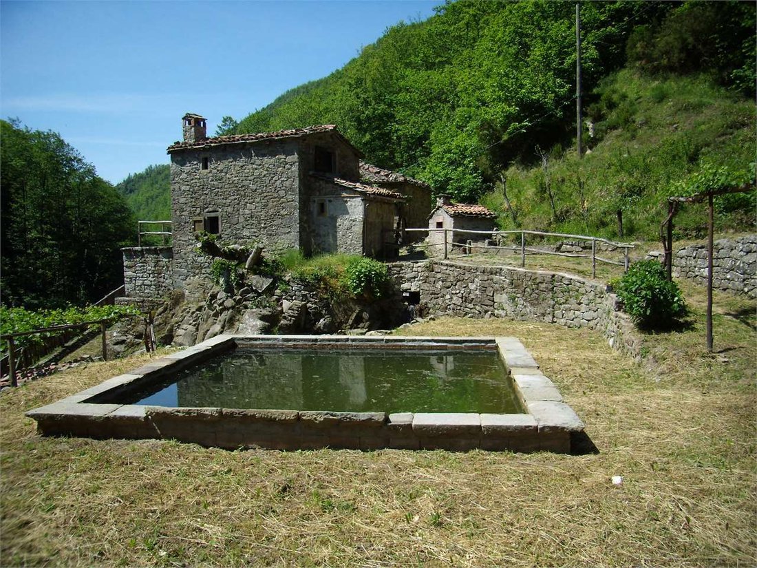 Estate in Pieve Fosciana, Tuscany, Italy 2 - 12584421