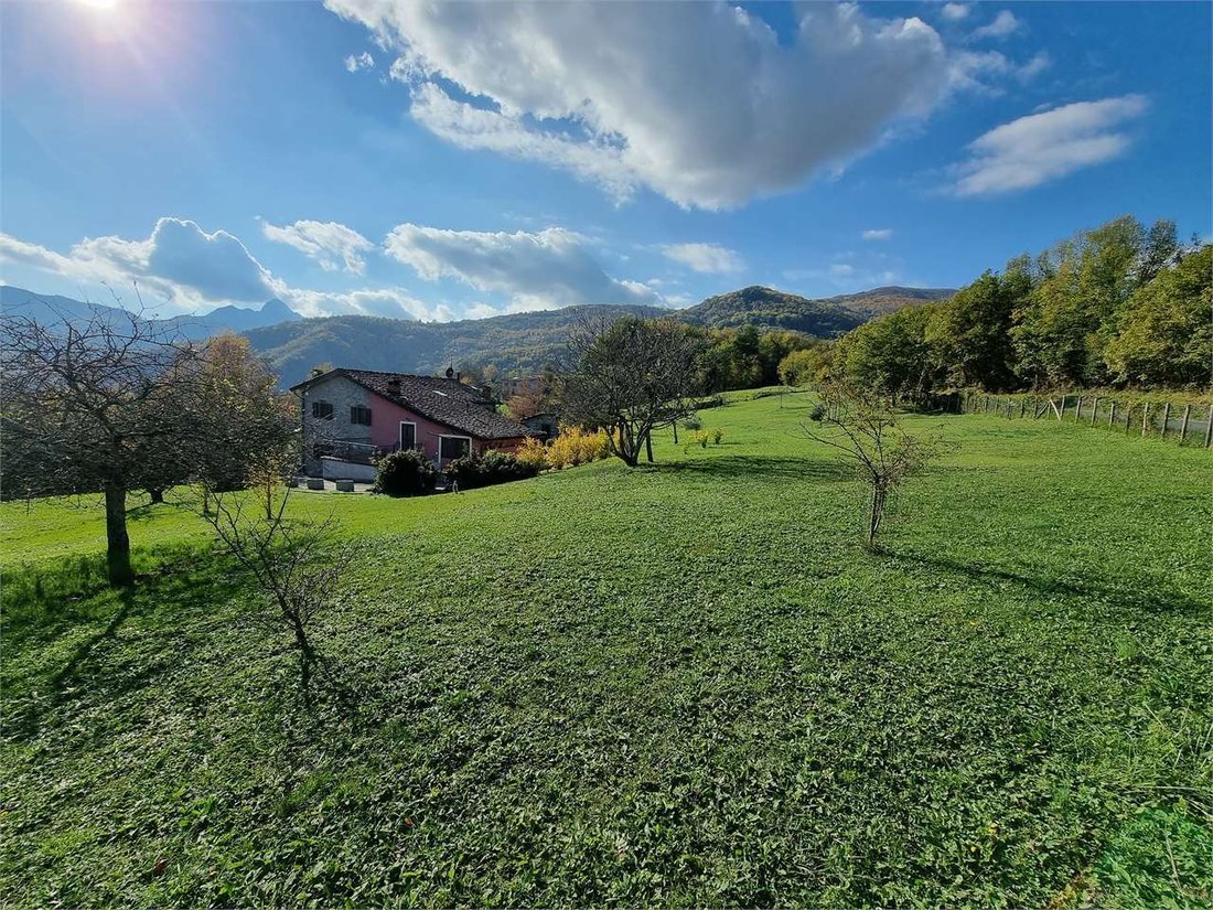Estate in Castelnuovo di Garfagnana, Tuscany, Italy 1 - 12584862
