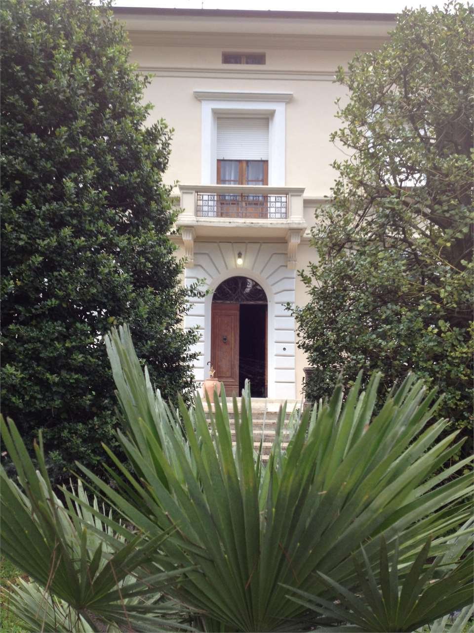 Villa in Barga, Tuscany, Italy 2 - 12584725