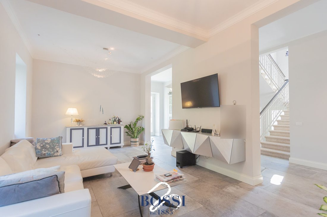 Villa in Gemonio, Lombardy, Italy 2 - 12585784
