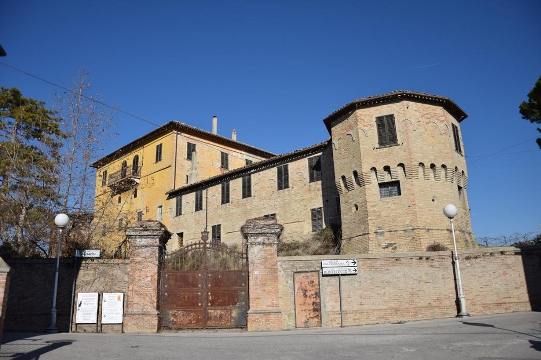 Barberini’s Timeless Crown: A 15th-Century Castle Between Sea & Sky