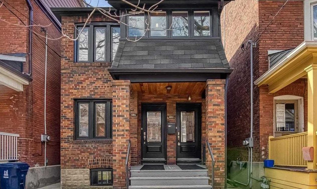 Fabulous Purpose Built Duplex En Toronto, Ontario, Canadá En Venta