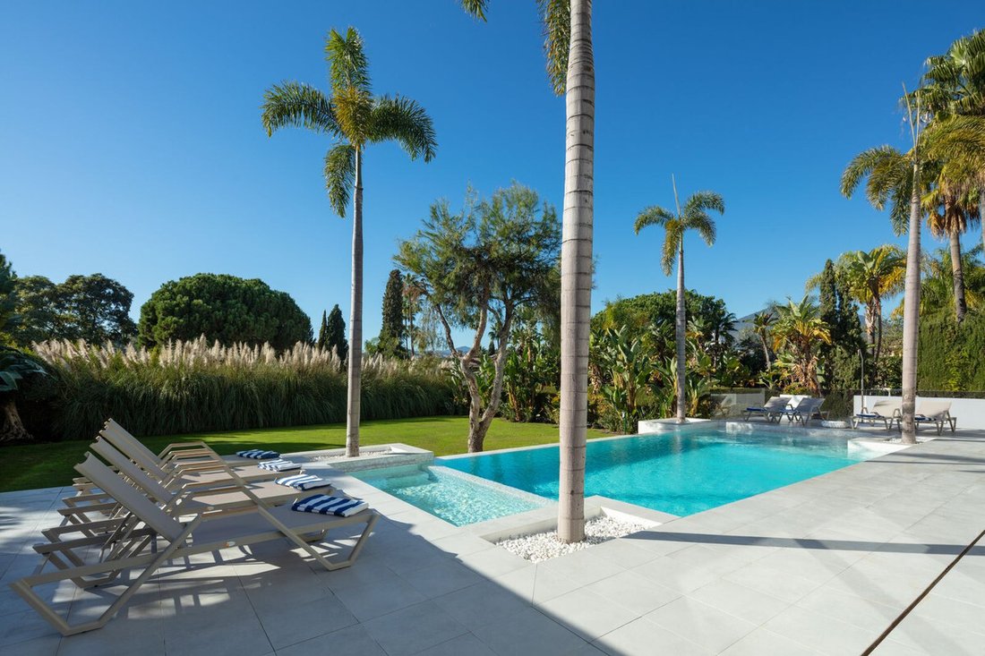 Villa in Marbella, Andalusia, Spain 4 - 12587095