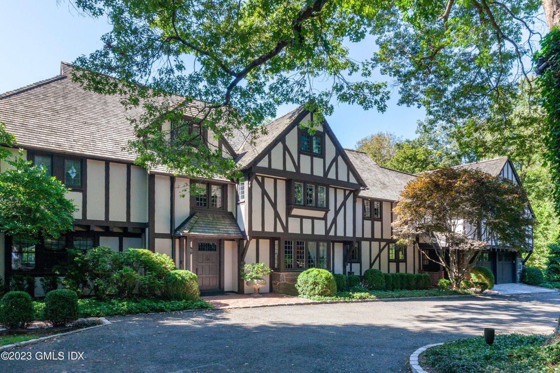 Beautifully Renovated And Expanded In Greenwich, Connecticut, United