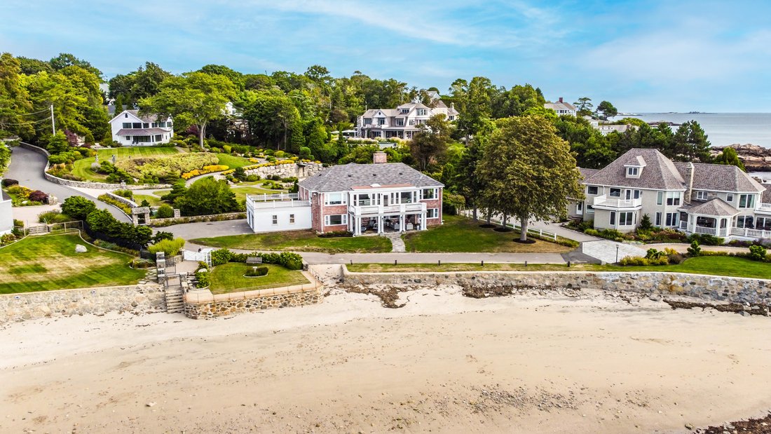 Beautifully Renovated 5 Bedroom In Swampscott, Massachusetts, United