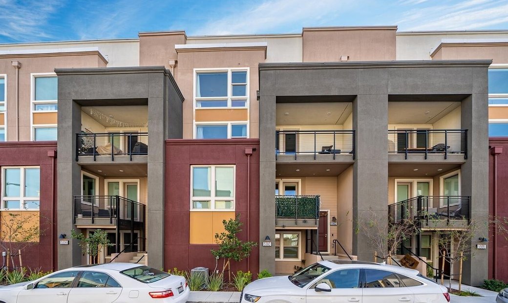 Beautiful Townhouse Style Two Story Condo In Dublin, California, United