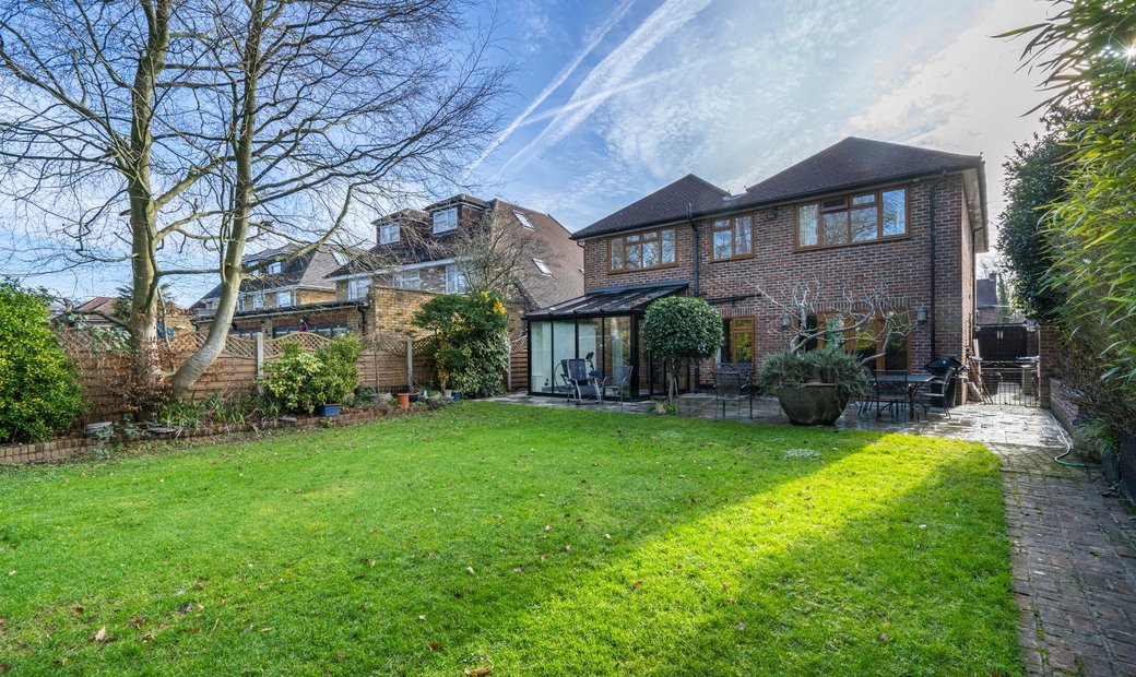 Bright Home On Popular Dukes Wood In Gerrards Cross, England, United