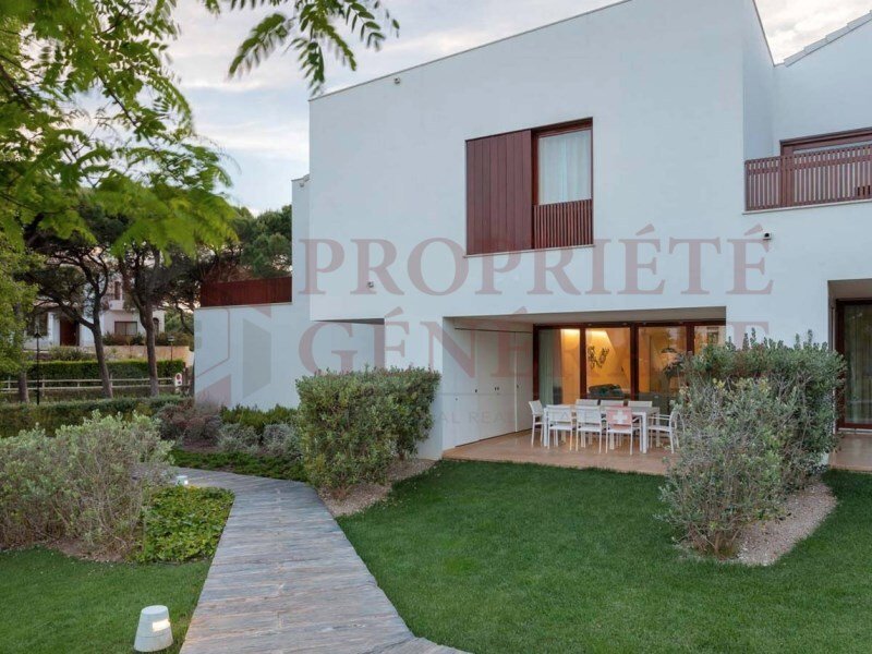 Contemporary And Modern Villas T2 +1 Or T3 In Olhos De água, Algarve