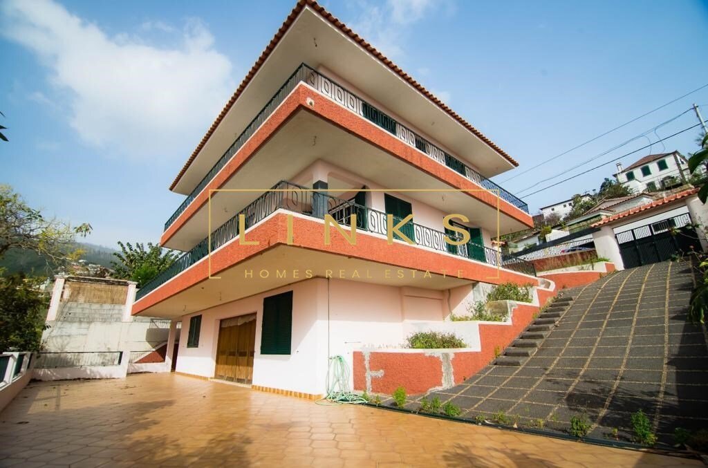 Villa In Funchal, Madeira, Portugal For Sale (12590067)