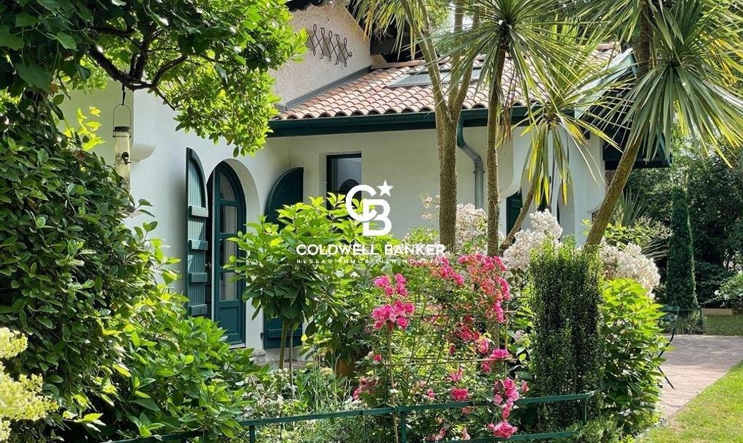 Hossegor House In Hossegor, Nouvelle Aquitaine, France For Sale (12505758)