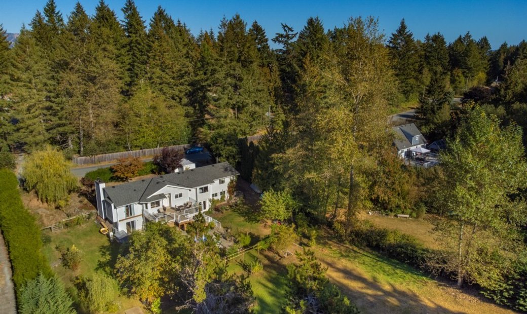 Apartment Shawnigan Lake In Shawnigan Lake, British Columbia, Canada For Sale (12591334)