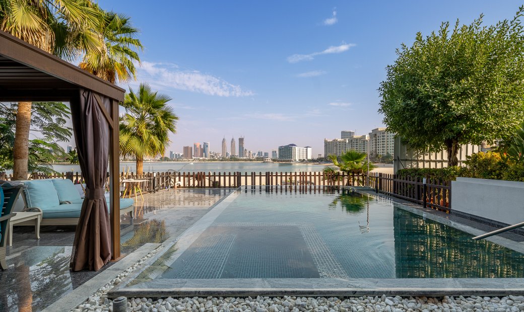 Custom Made Pool And Jacuzzi In Dubai, Dubai, United Arab Emirates For