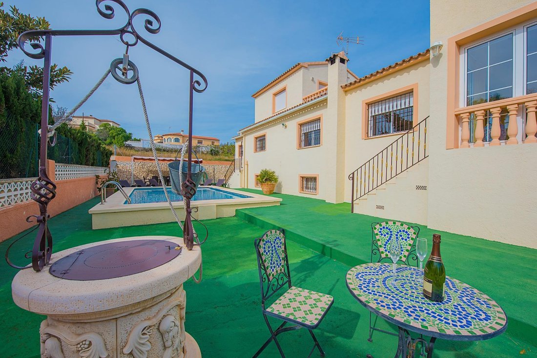 Villa in Calp / Calpe, Valencian Community, Spain 2 - 10689024