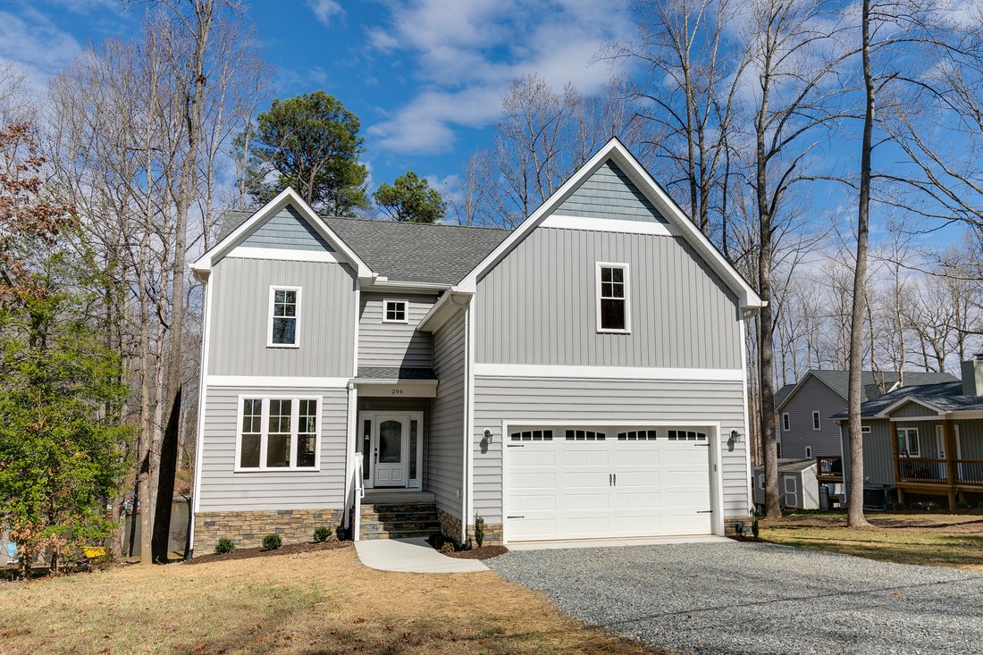 296 Lake Caroline Drive, Ruther Glen, In Ruther Glen, Virginia, United