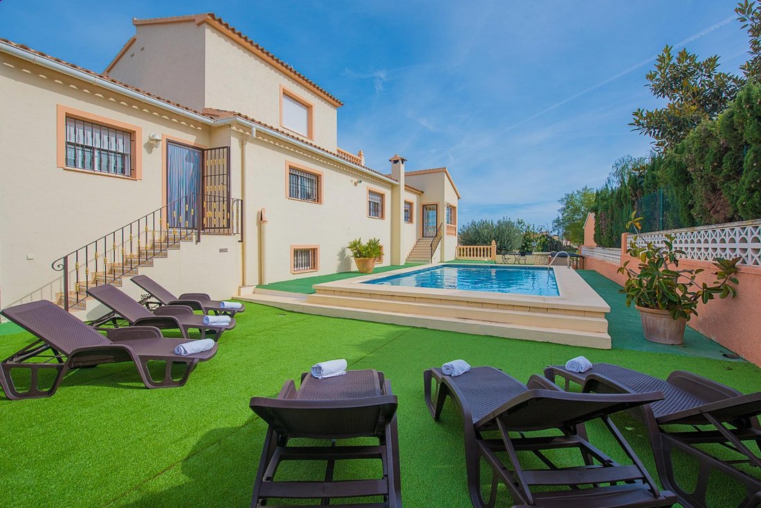 Villa in Calp / Calpe, Valencian Community, Spain 3 - 10689024