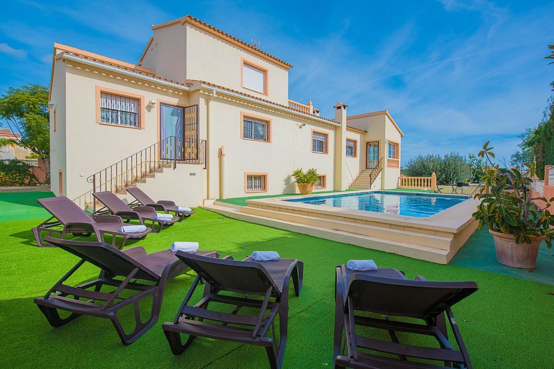 Villa in Calp / Calpe, Valencian Community, Spain 1 - 10689024