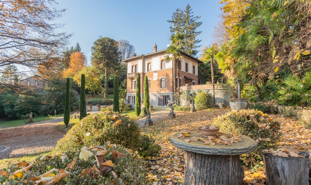 Wonderful Liberty Style Villa Fully In Venegono Superiore, Lombardy ...