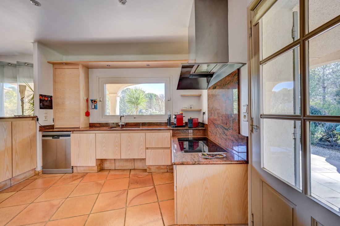 House in Le Tholonet, Provence-Alpes-Côte d'Azur, France 5 - 12593359