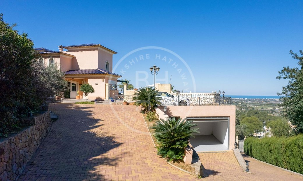 Luxurious Villa With In Muntanya De La Sella, Valencian Community
