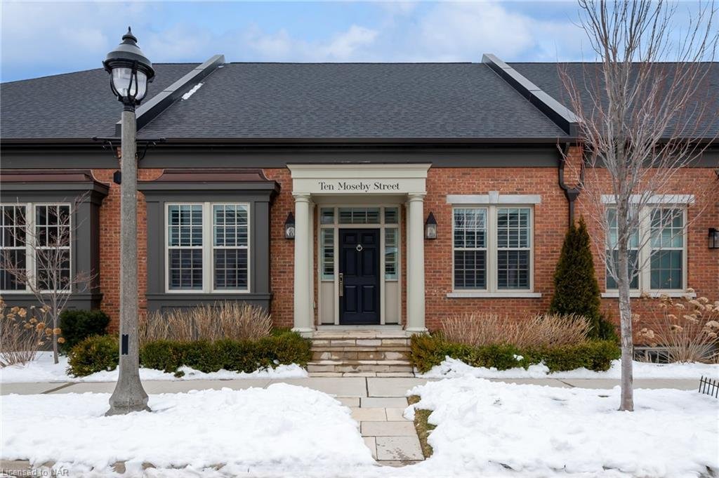 Historic Old Town Dans Niagara On The Lake, Ontario, Canada à Vendre