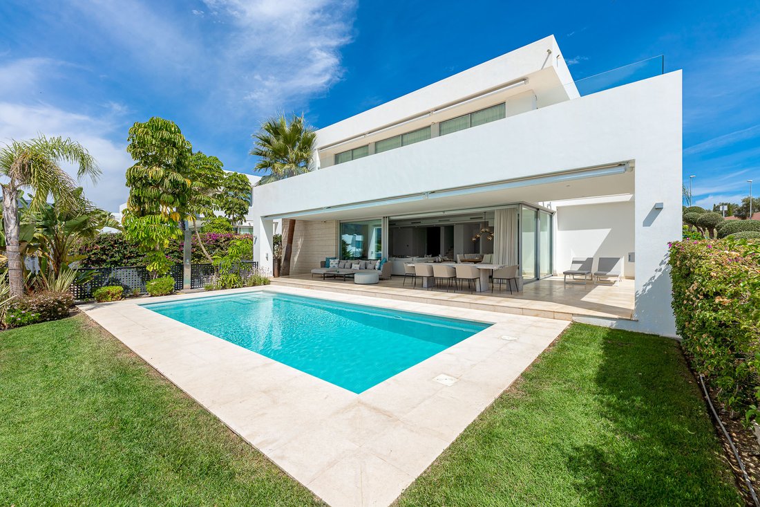 Villa in Marbella, Andalusia, Spain 1 - 12596303