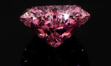 Heart Shape Fancy Vivid Pink Diamond (GIA Certified)