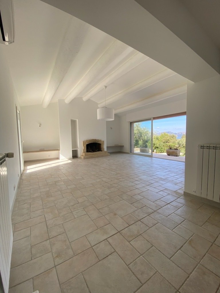 Villa in Hyeres, Provence-Alpes-Côte d'Azur, France 4 - 12594559