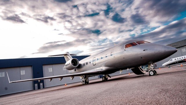 BOMBARDIER CHALLENGER in Scottsdale 2 - 12573924