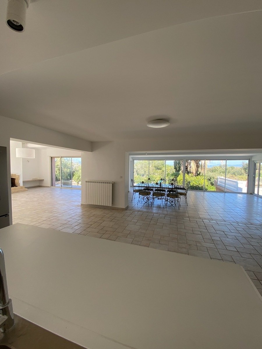 Villa in Hyeres, Provence-Alpes-Côte d'Azur, France 5 - 12594559