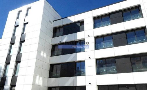 Apartment in Cedofeita, Santo Ildefonso, Se, Miragaia, Sao Nicolau e Vitoria, Porto District, Portugal 1